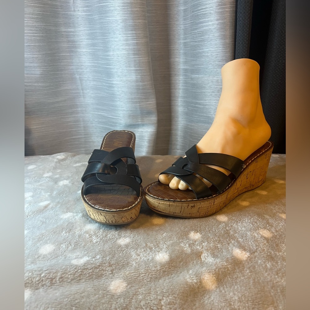 Sam Edelman- Black leather ‘Raynere’ wedge sandals Sz 8.5